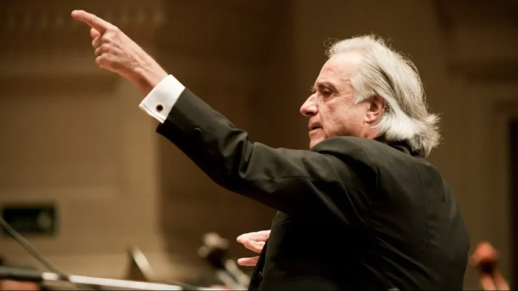Maestro João Carlos Martins faz concerto gratuito no auditório do MASP